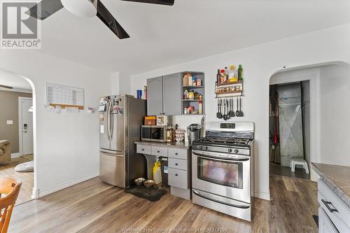 2359 Arthur Road West, Windsor, ON - Indoor Photo Showing Kitchen