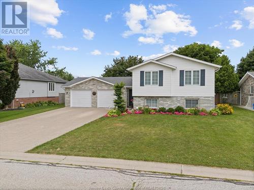 855 Lawndale Avenue, Kingsville, ON - Outdoor With Facade