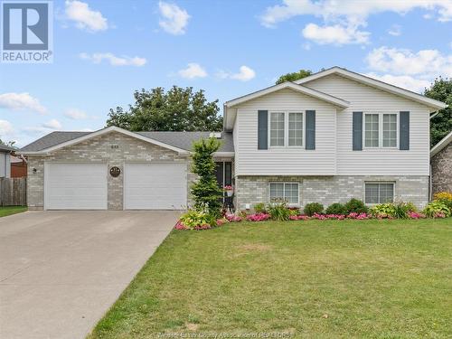 855 Lawndale Avenue, Kingsville, ON - Outdoor With Facade