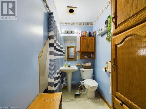 41666 Browntown Road, Morris-Turnberry, ON - Indoor Photo Showing Bathroom