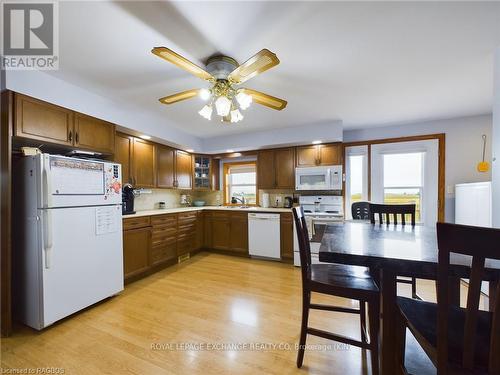 41666 Browntown Road, Morris-Turnberry, ON - Indoor Photo Showing Kitchen