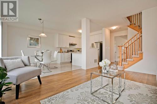 431 Windfields Farm Drive W, Oshawa (Windfields), ON - Indoor Photo Showing Living Room