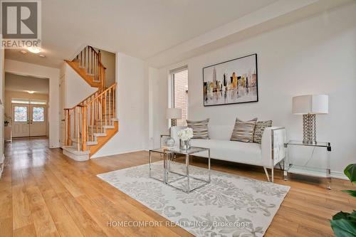 431 Windfields Farm Drive W, Oshawa (Windfields), ON - Indoor Photo Showing Living Room