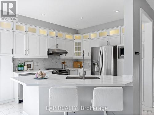 70 Brookhaven Crescent, Markham (Berczy), ON - Indoor Photo Showing Kitchen With Stainless Steel Kitchen With Double Sink With Upgraded Kitchen