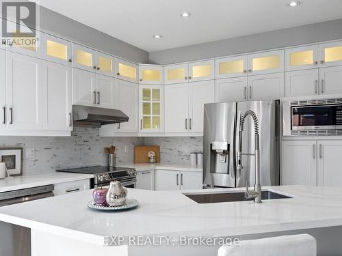 70 Brookhaven Crescent, Markham, ON - Indoor Photo Showing Kitchen With Stainless Steel Kitchen With Upgraded Kitchen