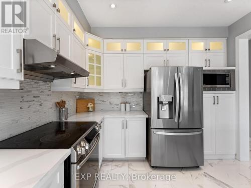 70 Brookhaven Crescent, Markham (Berczy), ON - Indoor Photo Showing Kitchen