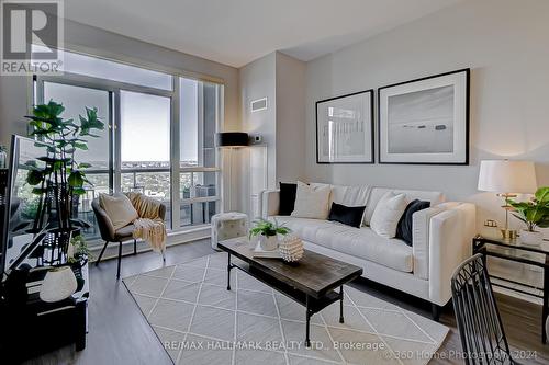 Ph02 - 30 Herons Hill Way, Toronto (Henry Farm), ON - Indoor Photo Showing Living Room