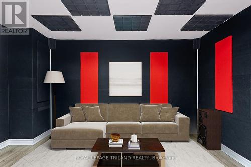 1289 Jalna Boulevard, London, ON - Indoor Photo Showing Living Room