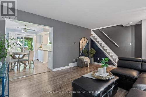 1289 Jalna Boulevard, London, ON - Indoor Photo Showing Living Room