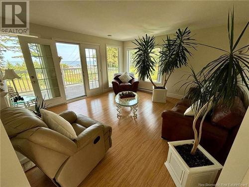 1975 Queen Elizabeth Drive, Bathurst, NB - Indoor Photo Showing Living Room