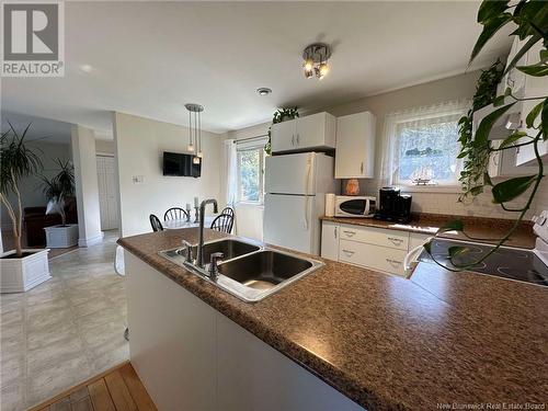 1975 Queen Elizabeth Drive, Bathurst, NB - Indoor Photo Showing Kitchen With Double Sink