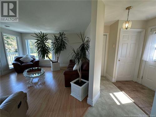 1975 Queen Elizabeth Drive, Bathurst, NB - Indoor Photo Showing Living Room