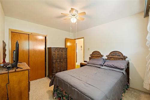 22 Coral Crescent, Winnipeg, MB - Indoor Photo Showing Bedroom