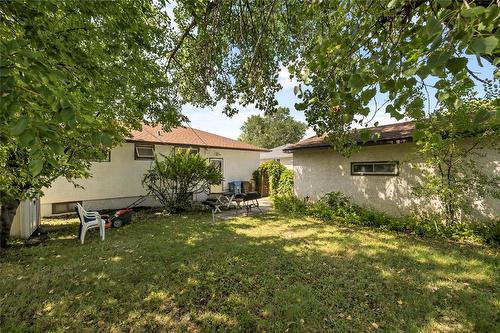 22 Coral Crescent, Winnipeg, MB - Outdoor