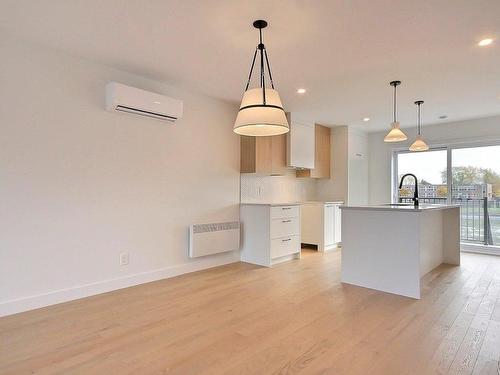 Dining room - 926 Rue Pierre-Gauthier, Chambly, QC - Indoor Photo Showing Kitchen