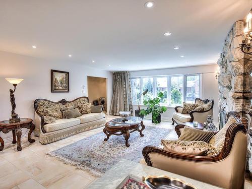 Salon - 19 Rue St-Judes, Laval (Chomedey), QC - Indoor Photo Showing Living Room