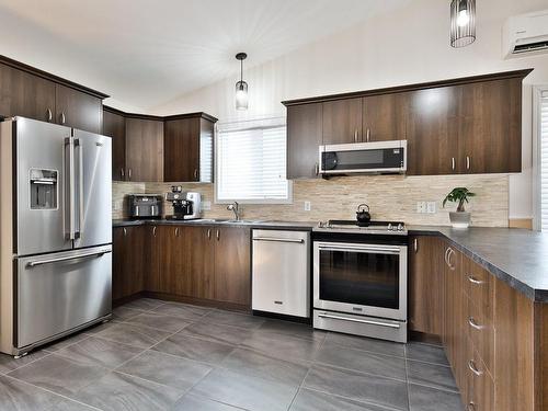 Kitchen - 1Z Rue Des Mélèzes, Saint-Jean-Sur-Richelieu, QC - Indoor Photo Showing Kitchen With Upgraded Kitchen