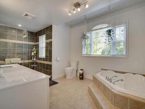 Bathroom - 1534 Rue Michel-Blondin, Prévost, QC - Indoor Photo Showing Bathroom