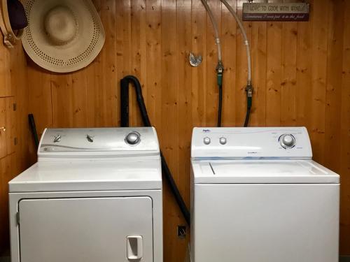 255 Moyie Street, Kimberley, BC - Indoor Photo Showing Laundry Room