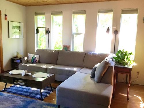 255 Moyie Street, Kimberley, BC - Indoor Photo Showing Living Room