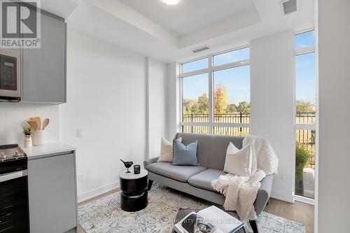 126 - 251 Manitoba Street, Toronto (Mimico), ON - Indoor Photo Showing Living Room