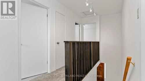 Sturdy modern railing. - 186 - 700 Osgoode Drive, London, ON - Indoor Photo Showing Other Room