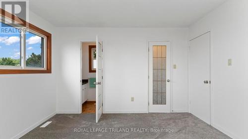 Primary ensuite and walk-in closet. - 186 - 700 Osgoode Drive, London, ON - Indoor Photo Showing Other Room