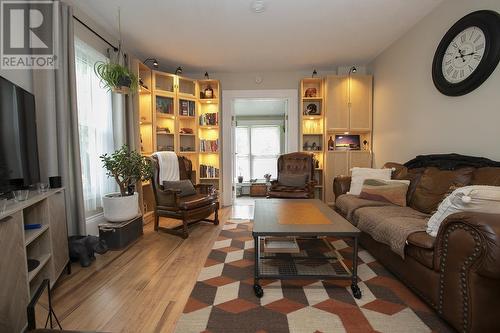 44 Laird St, Sault Ste. Marie, ON - Indoor Photo Showing Living Room