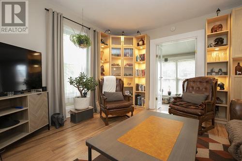 44 Laird St, Sault Ste. Marie, ON - Indoor Photo Showing Living Room