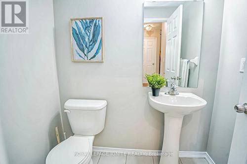 172 Nearna Drive, Oshawa (Windfields), ON - Indoor Photo Showing Bathroom