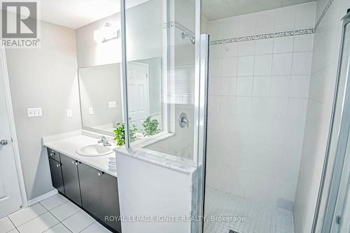 172 Nearna Drive, Oshawa (Windfields), ON - Indoor Photo Showing Bathroom