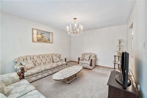 178 San Remo Drive, Hamilton, ON - Indoor Photo Showing Living Room