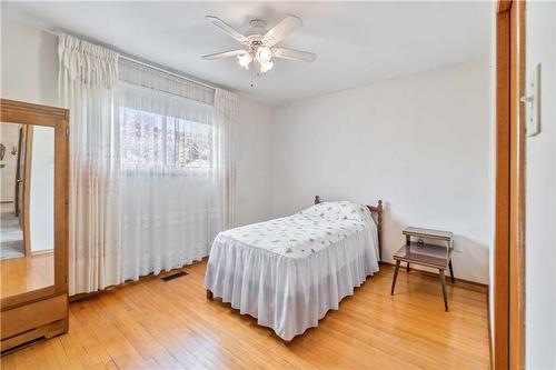 178 San Remo Drive, Hamilton, ON - Indoor Photo Showing Bedroom