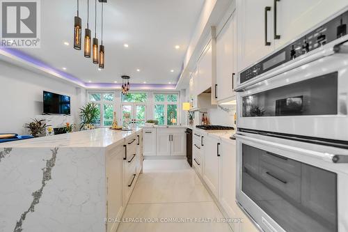 36 Portage Avenue, Richmond Hill, ON - Indoor Photo Showing Kitchen