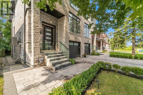 36 Portage Avenue, Richmond Hill, ON - Outdoor With Facade