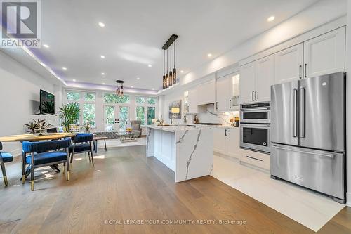 36 Portage Avenue, Richmond Hill, ON - Indoor Photo Showing Kitchen With Upgraded Kitchen