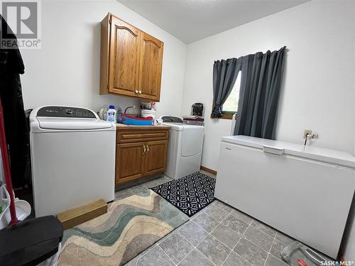 Castle Lane Acres, Willowdale Rm No. 153, SK - Indoor Photo Showing Laundry Room