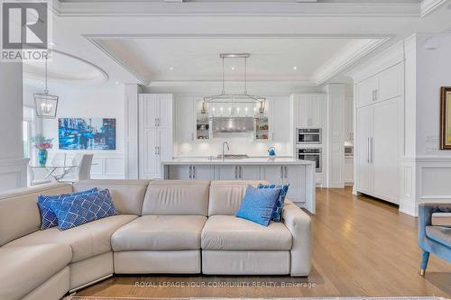 35 A Edgar Avenue, Richmond Hill, ON - Indoor Photo Showing Living Room