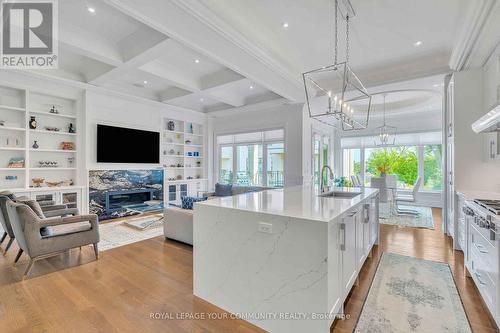 35 A Edgar Avenue, Richmond Hill (South Richvale), ON - Indoor Photo Showing Kitchen With Fireplace With Upgraded Kitchen