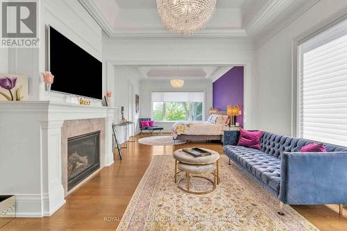 35 A Edgar Avenue, Richmond Hill, ON - Indoor Photo Showing Living Room With Fireplace