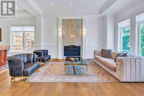 35 A Edgar Avenue, Richmond Hill, ON - Indoor Photo Showing Living Room