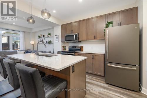 1555 Davenport Crescent, Kingston, ON - Indoor Photo Showing Kitchen With Double Sink