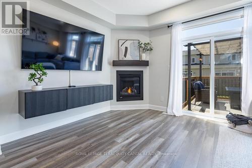 1555 Davenport Crescent, Kingston, ON - Indoor Photo Showing Living Room With Fireplace