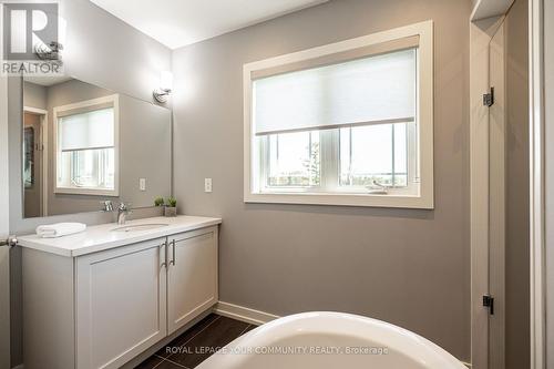 7 Turner Drive, New Tecumseth (Tottenham), ON - Indoor Photo Showing Bathroom