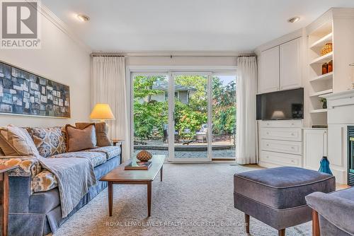 21 Boxbury Road, Toronto (Markland Wood), ON - Indoor Photo Showing Living Room