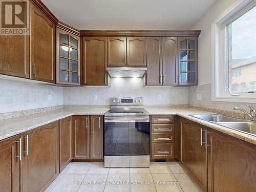 23 Greenbury Court, Whitchurch-Stouffville, ON - Indoor Photo Showing Kitchen With Double Sink