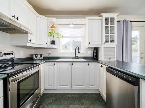 Kitchen - 253 Av. Du Plateau, Donnacona, QC - Indoor Photo Showing Kitchen