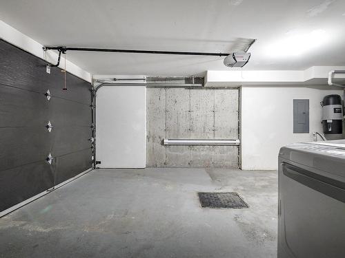 Garage - 492 Av. Émile-Pominville, Montréal (Lachine), QC 