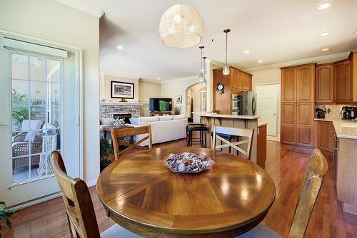 211-665 Cook Road, Kelowna, BC - Indoor Photo Showing Dining Room