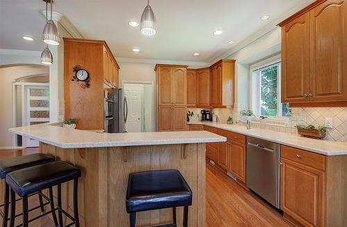 211-665 Cook Road, Kelowna, BC - Indoor Photo Showing Kitchen With Double Sink